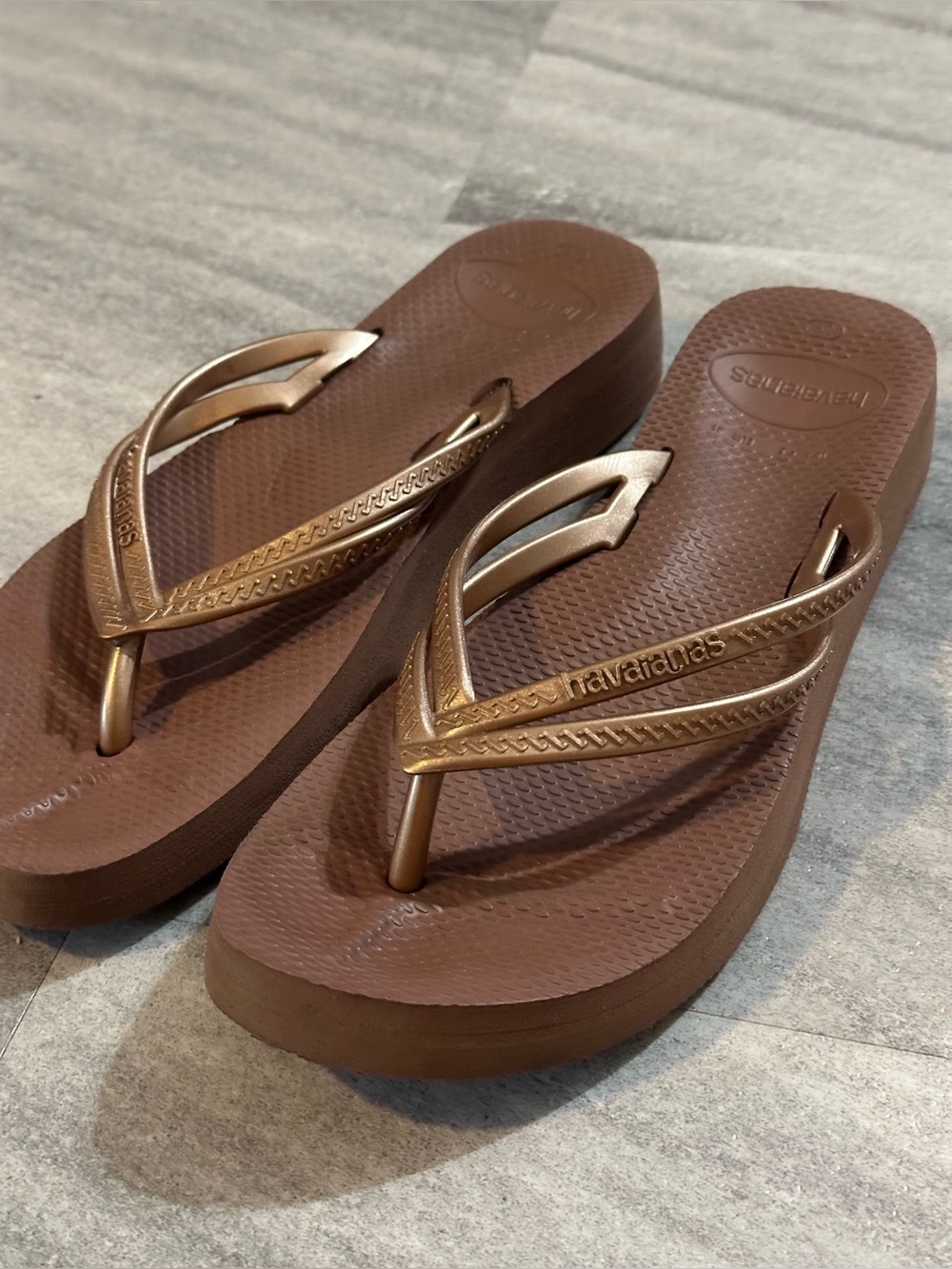 Havaianas Cappuccino Wedge Flip Flops 9.5
